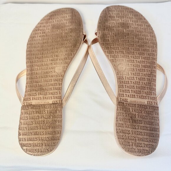 Tkees Womens Riley Metallics Sandal in Beach Pearl Criss-Cross Straps, Size 7 - Picture 7 of 10